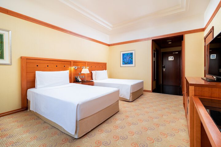 Room 23 of 358