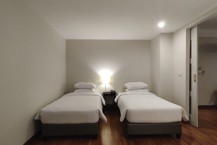 Room 25 of 109