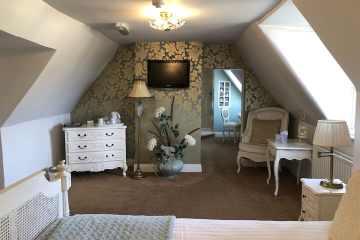 Room 11 of 29