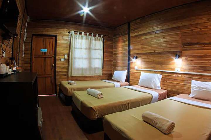 Room 7 of 119