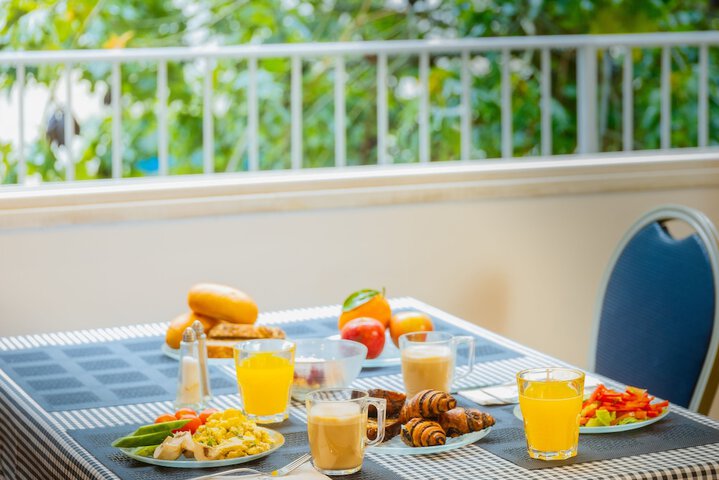 Breakfast meal