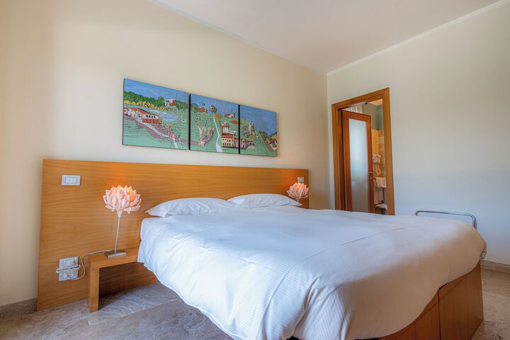 Room 4 of 46