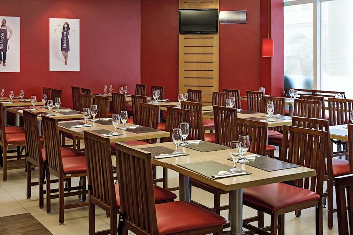 Dining 64 of 77