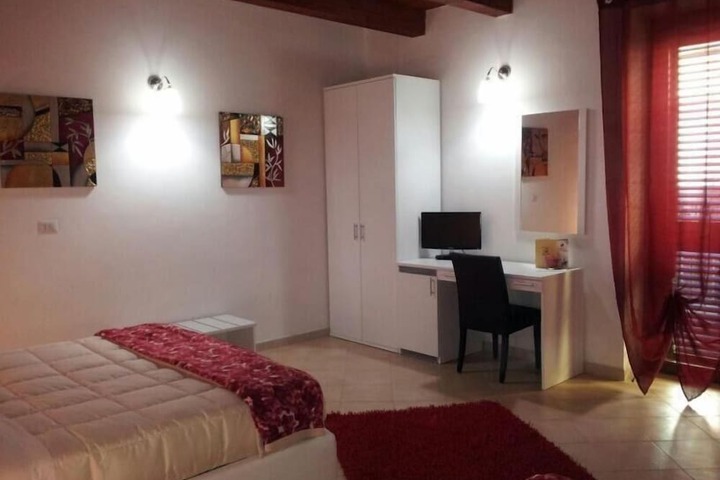 Room 5 of 36