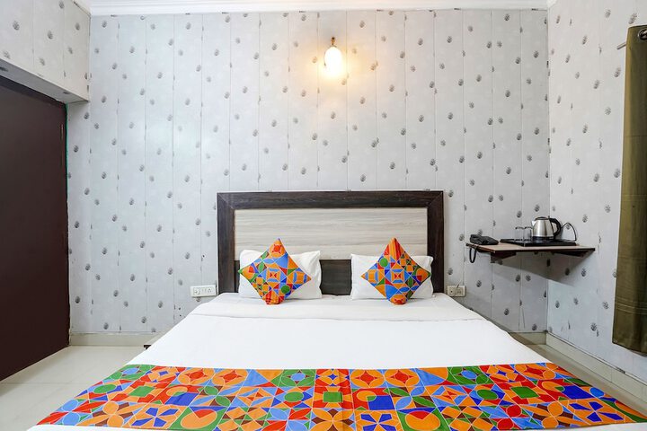 Room 14 of 28