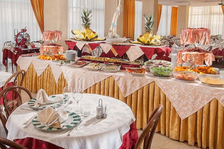 Dining 14 of 20