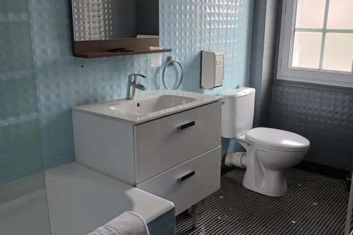 Room 13 of 20
