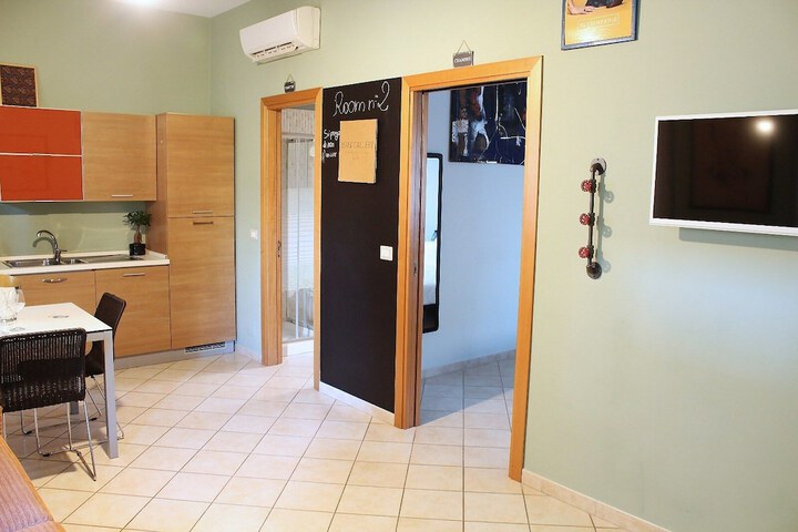 Room 6 of 11