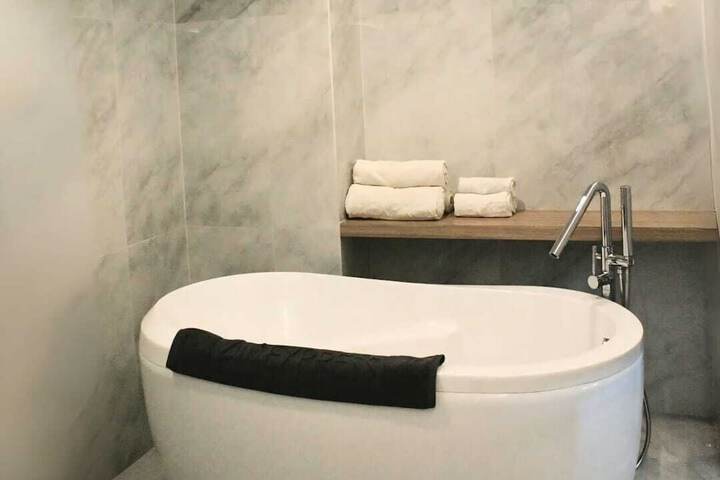 Room 42 of 71