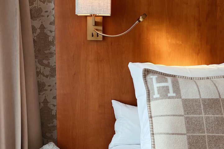 Room 7 of 49