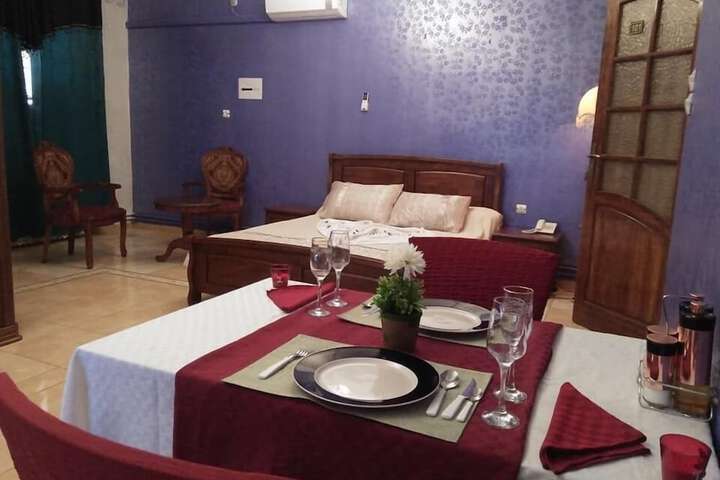 Room 37 of 62