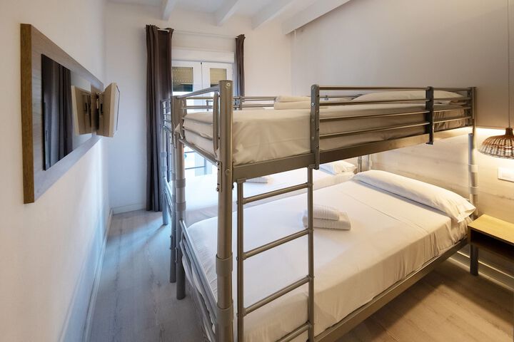 Room 8 of 23