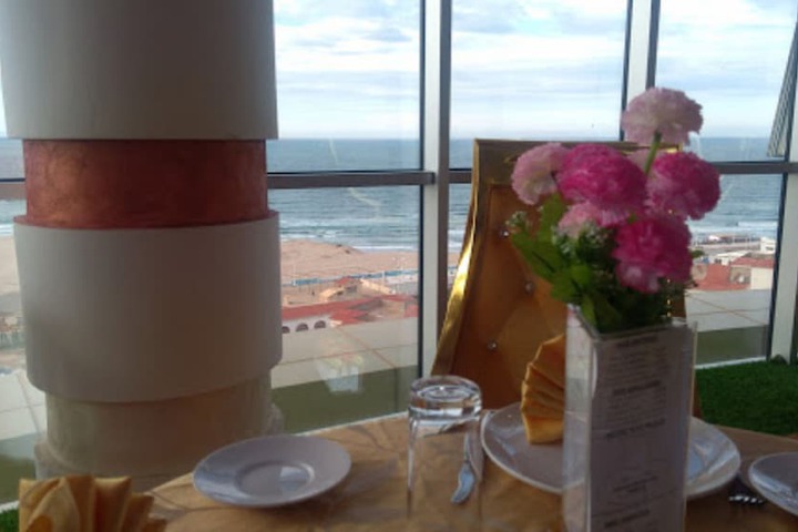 Dining 46 of 59