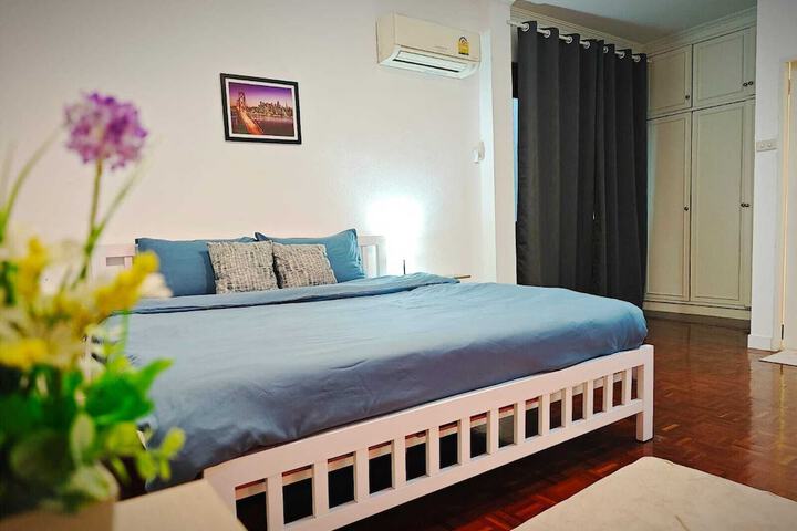 Room 4 of 41