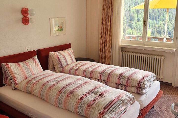 Room 4 of 41