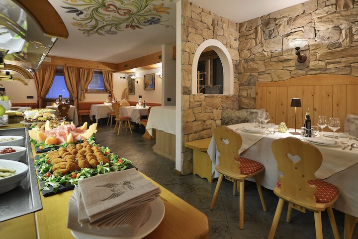 Dining 117 of 155