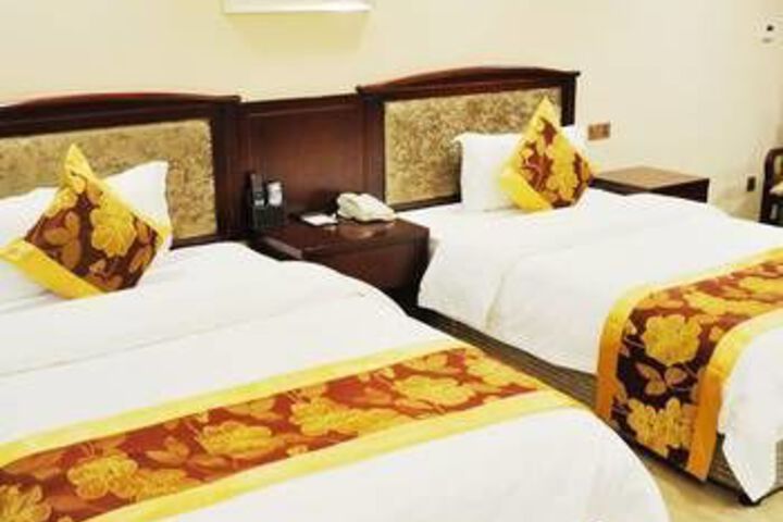 Room 3 of 8