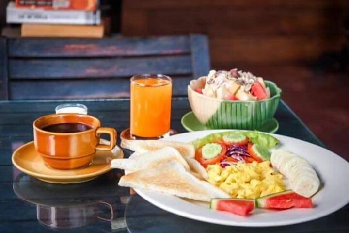 Breakfast/Coffee Service 15 of 30