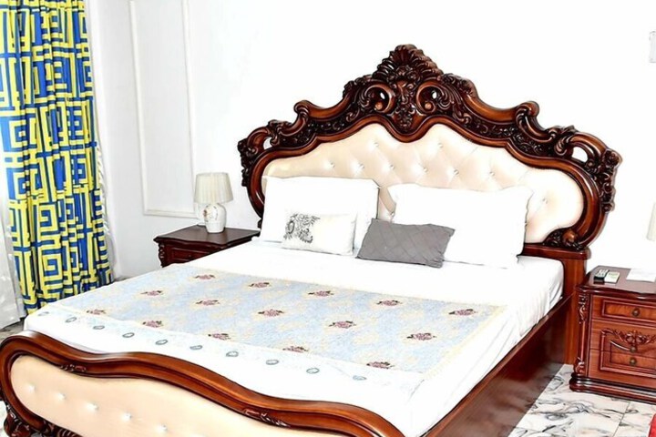 Room 6 of 29