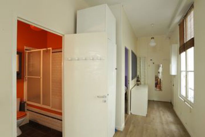 Room 50 of 168