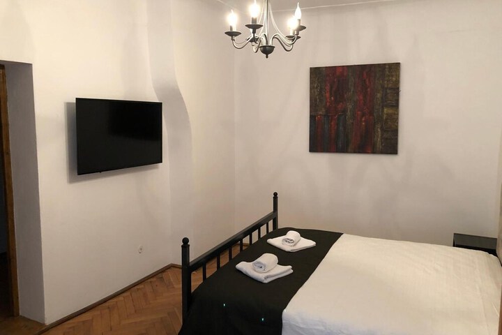 Room 21 of 32