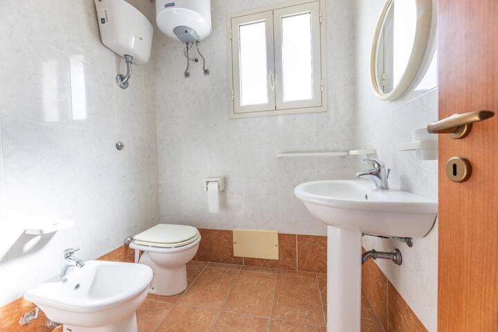 Room 5 of 21