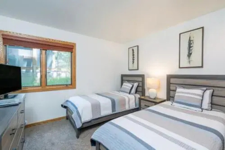 Room 2 of 9