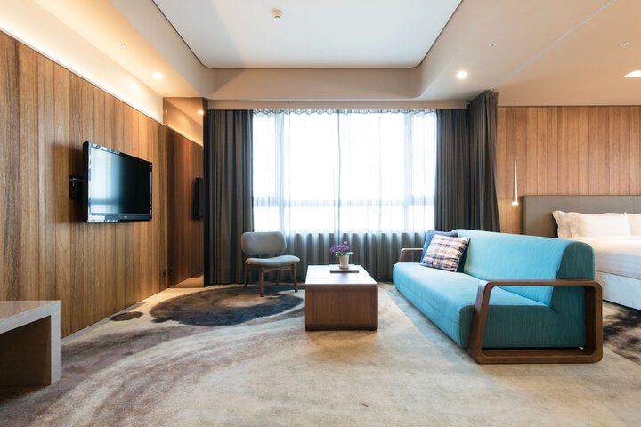 Room 35 of 64