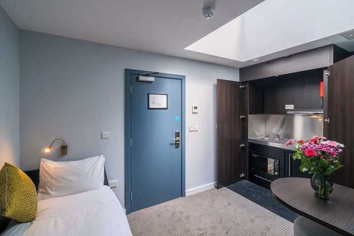 Room 20 of 33