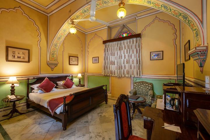 Room 10 of 92