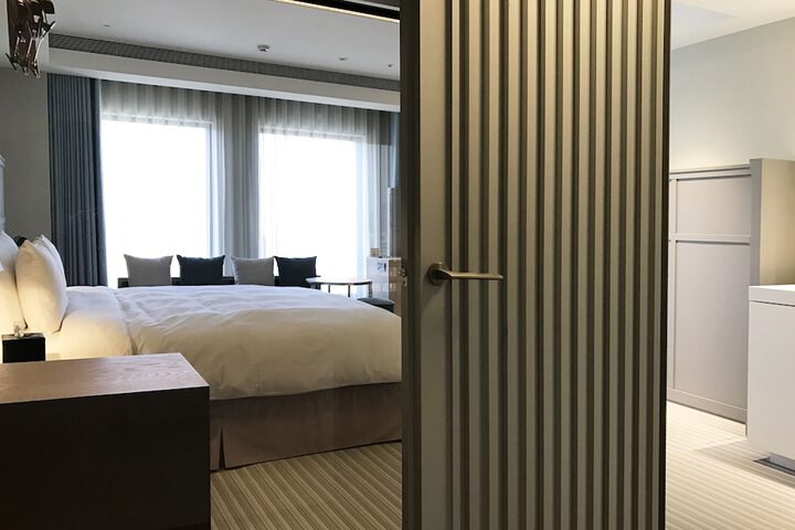 Room 17 of 83