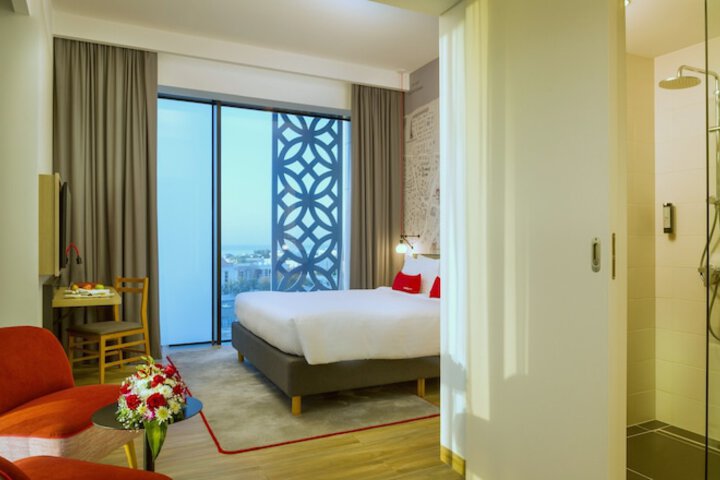 Room 7 of 67