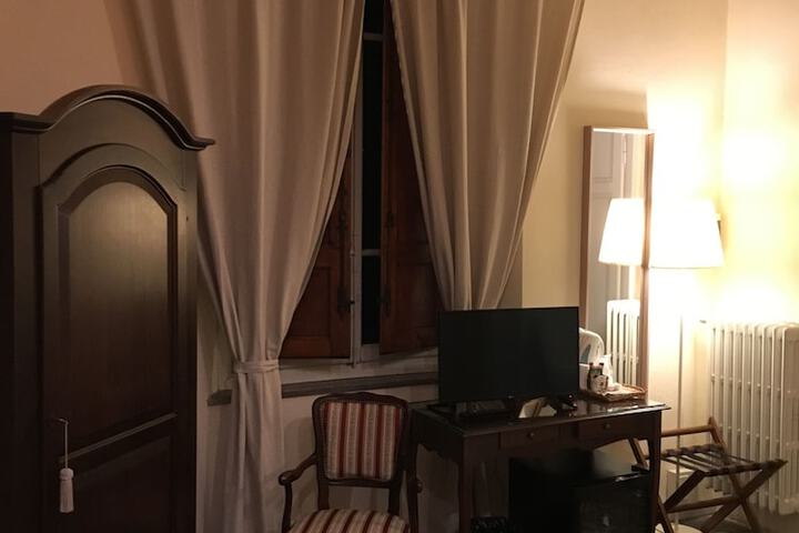 Room 41 of 77