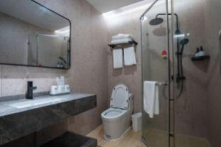 Huajing Boutique Chain Hotel (Longgang Pudong)