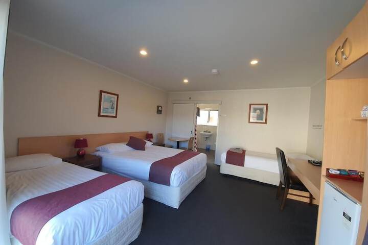 Room 15 of 44