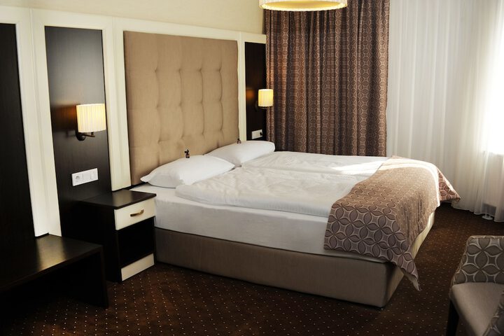 Room 7 of 70