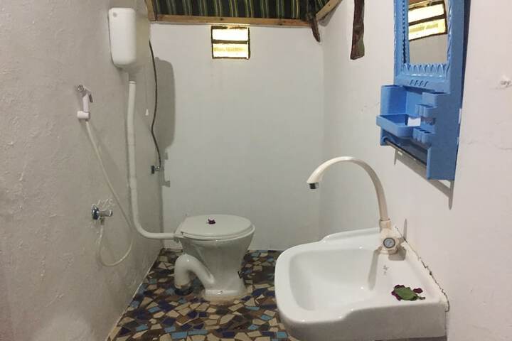 Room 42 of 80