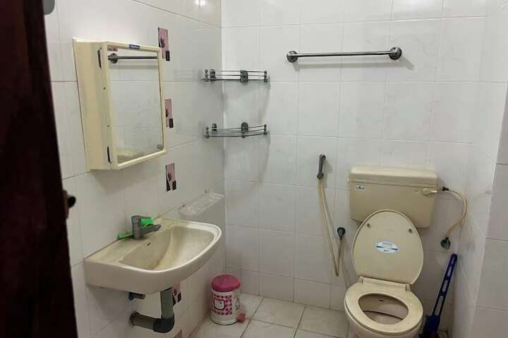 Room 3 of 18