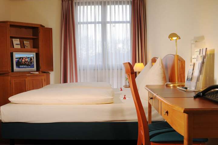 Room 3 of 19