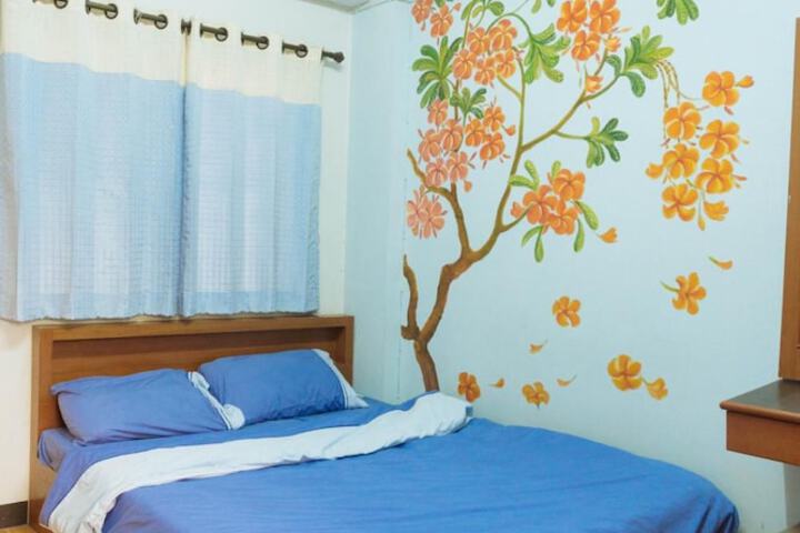 Room 10 of 27