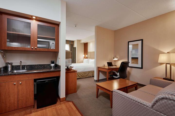 Suite 2 Queen Beds Kitchenette Sitting Area Sofa Bed Full Breakfast (38 of 38)