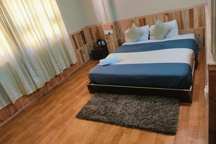 Room 3 of 34