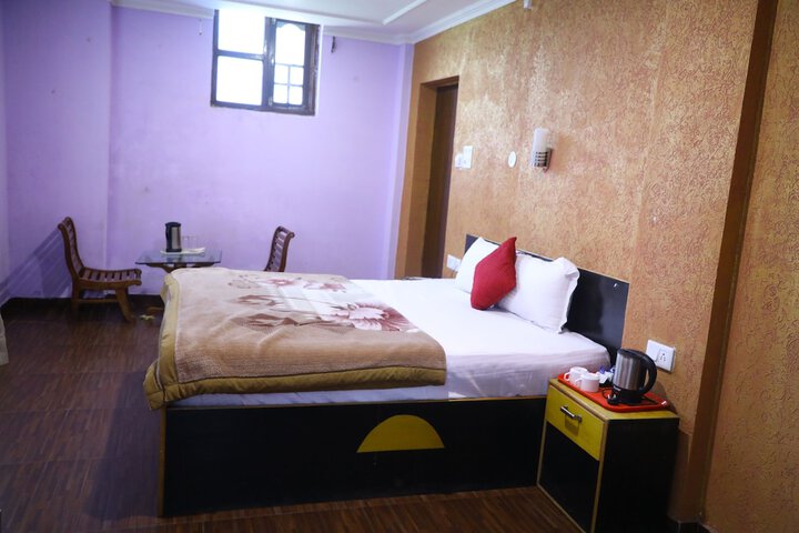 Room 2 of 43