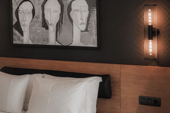 Room 43 of 104