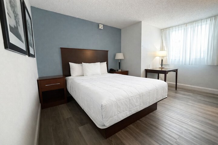 Room 10 of 21