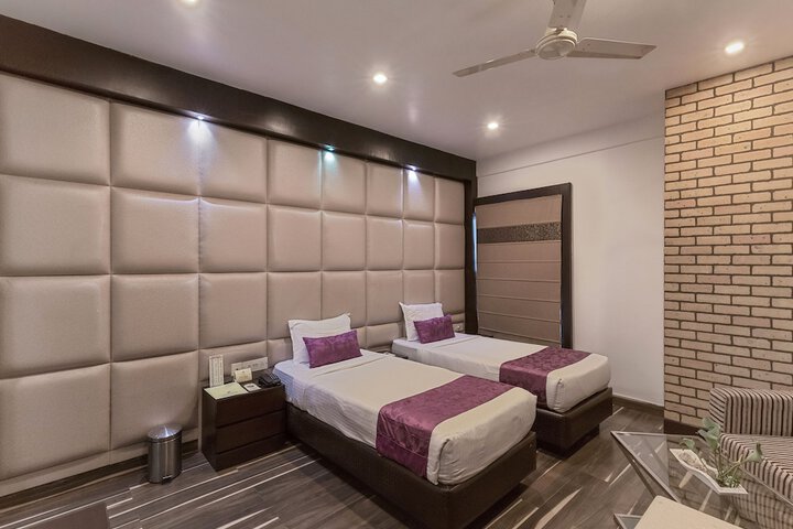 Room 13 of 44