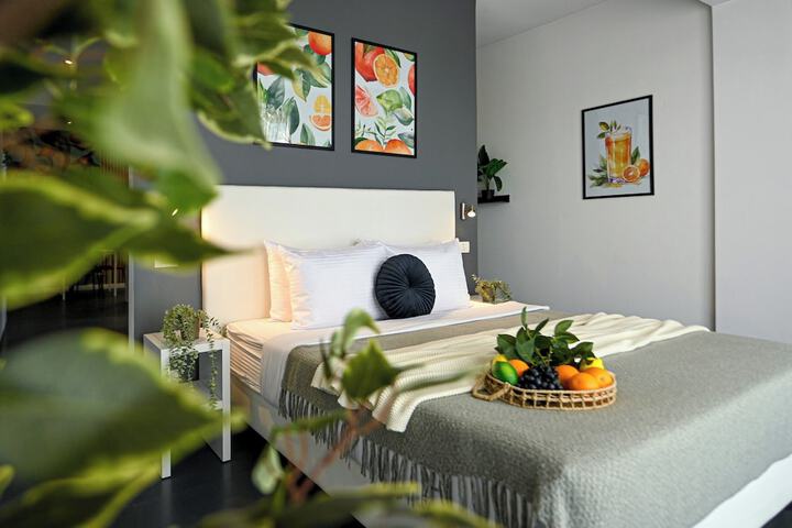 Urban Elegance Stylish Central Stay