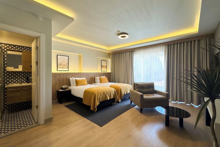 Room 5 of 81