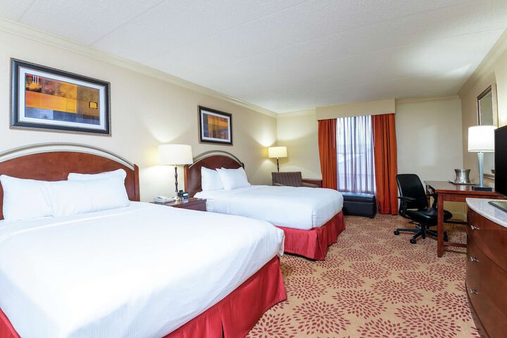 2 Queen Beds (2 of 13)