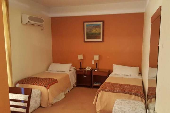 Room 17 of 40